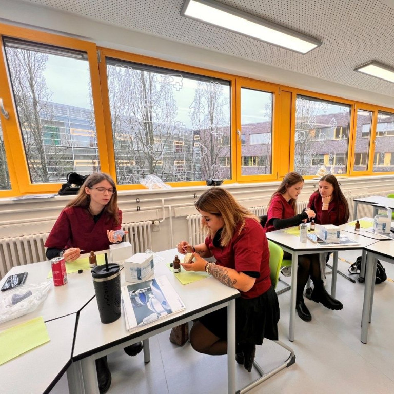 Präzision im Tiefziehverfahren – Fachseminar mit Erkodent