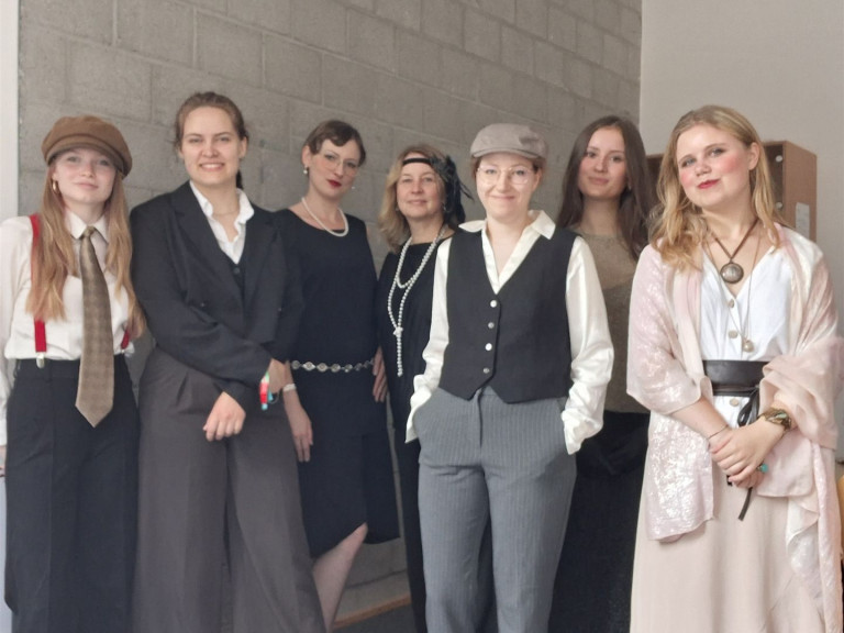 Jazz, Gin, Geld, Mord und Zeugnisse…?