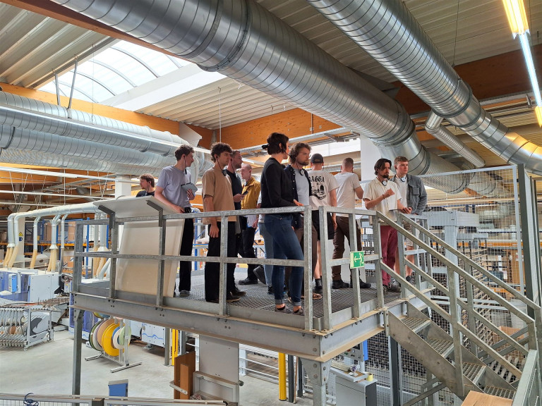 HolztechnikerInnen zu Besuch bei PALMBERG in Schönberg