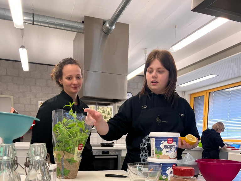 Gemeinsam innovative Schulen entdecken